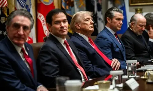 صدر ٹرمپ قاتلانہ حملے میں مارے جاتے تو ان کی جگہ کون ملک چلاتا؟