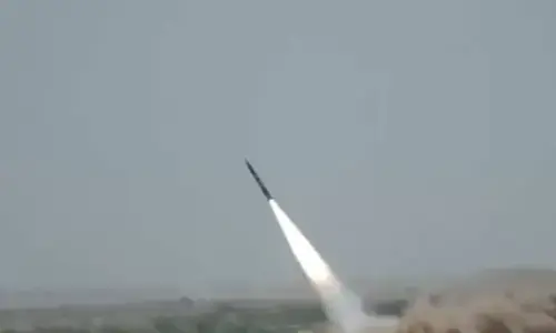 Pakistan test-fires indigenous Fateh-II missile