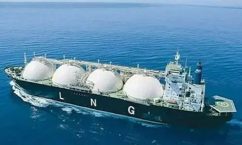 First tanker loaded with liquefied natural gas leaves Gulf: Kpler