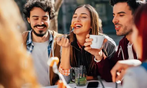 جین زی اور ملینیلز نے لگژری کو ضرورت کیوں بنا لیا ہے؟