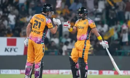 Peshawar Zalmi return to glory with crushing final win over Hyderabad Kingsmen