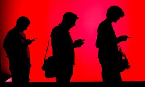 From banking ban to personal chats: UAE tightens grip on WhatsApp use