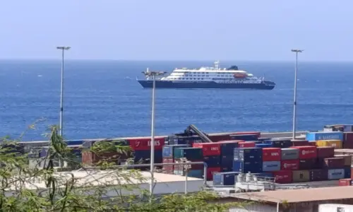 Hantavirus-hit cruise ship allowed to dock in Canary Islands