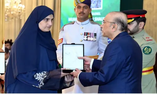 President Zardari honours 47 military personnel for bravery and service