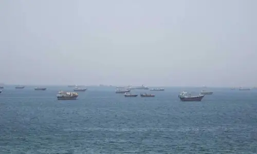 Iranian MPs plan fees for shipping in Strait of Hormuz