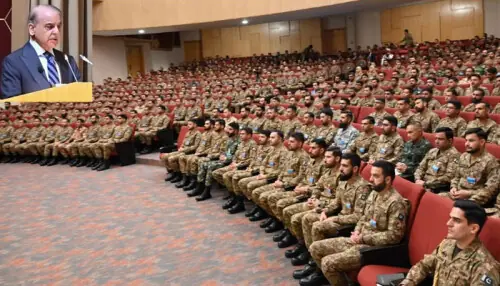 افغانستان میں دہشتگردوں کیخلاف آپریشن غضب للحق پوری قوت کے ساتھ جاری ہے: وزیراعظم