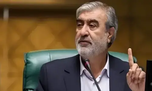 ٹرمپ صرف طاقت کی زبان سمجھتے ہیں: ابراہیم عزیزی کا امریکی صدر کو جواب ٹرمپ صرف طاقت کی زبان سمجھتے ہیں: ابراہیم عزیزی کا امریکی صدر کو جواب