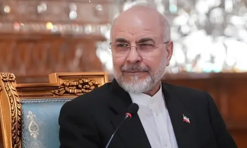 ایرانی حکام نے باقر قالیباف کے مذاکراتی ٹیم سے الگ ہونے کی افواہیں بے بنیاد قرار دے دیں