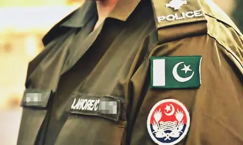 عیدی مانگنے والے پولیس اہلکاروں کے خلاف 'بھیک' مانگنے کی دفعات کے تحت مقدمہ درج ہوگا: ڈی آئی جی