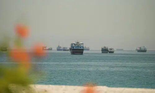 US-Iran draft deal eyes Hormuz reopening, troop pullback