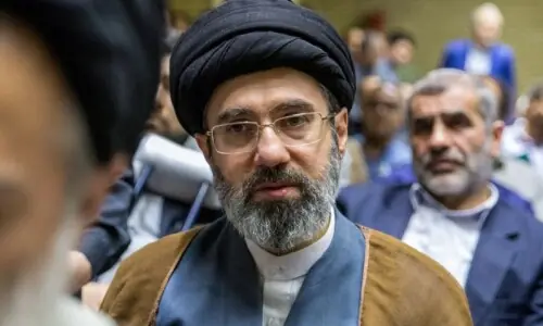 امریکا ایک کے بعد دوسری سازش رچا رہا ہے، انتشار کے بیج بونا چاہتا ہے: ایرانی سپریم لیڈر