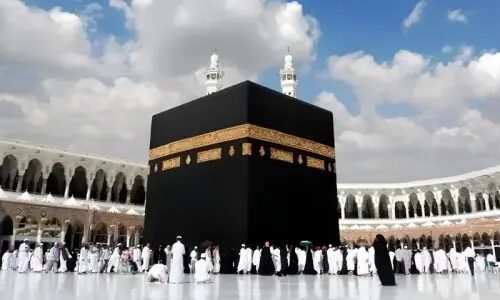 سعودی عرب نے نئے عمرہ سیزن کے لیے ویزوں کا اجرا شروع کر دیا