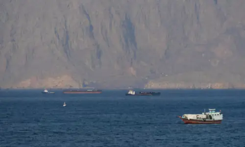 Oil falls as Lebanon and Israel agree to implement ceasefire