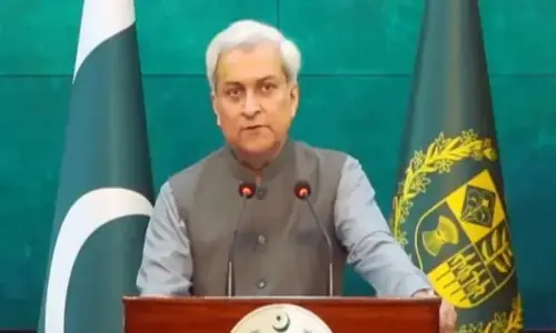 پاکستان نے ایران کے جوہری پروگرام کی معلومات امریکا کو نہیں دیں: دفترِ خارجہ