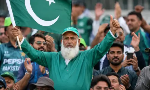 جب چاچا کرکٹ نے نعرہ لگایا 'ہوتا ہے بھائی ہوتا ہے، کھیل میں ایسا ہوتا ہے'