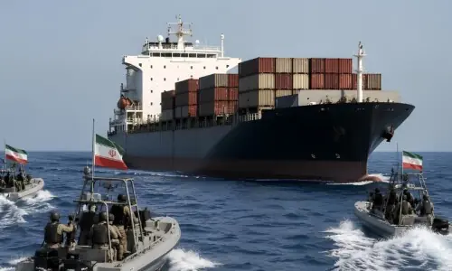 ایران نے آبنائے ہر مز سے امریکی مال بردار جہاز قبضے میں لے لیا
