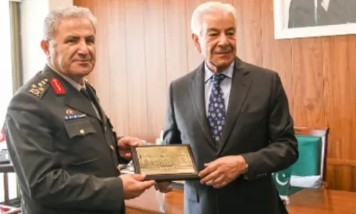 Commander of Turkish Land Forces calls on Khawaja Muhammad Asif