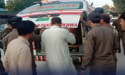 لکی مروت میں پولیس پارٹی پر بم حملہ، ایک اہلکار زخمی