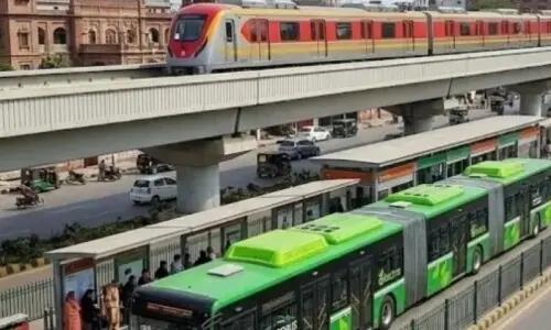 پنجاب میں مفت ٹرانسپورٹ کی سہولت ختم، اب کرایہ دینا ہوگا