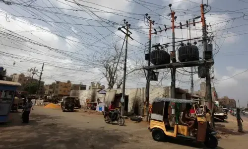 Pakistan to privatise power firms, banks and airports under reform drive
