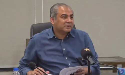 No central contract for underperforming players, warns PCB chief