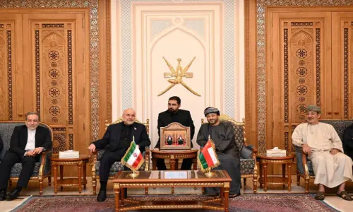 Iran, Oman back tariff-free shipping through Strait of Hormuz