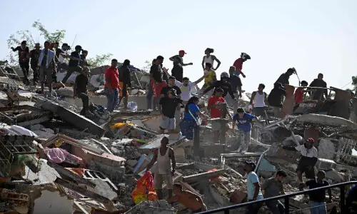 Thousands feared dead in Venezuela after twin quakes