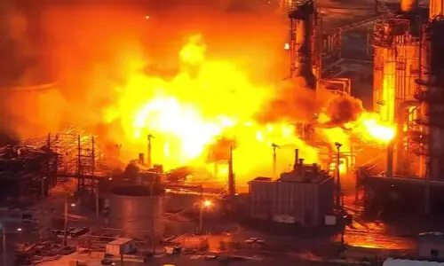 Massive fire at India's Haldia oil refinery, several workers injured