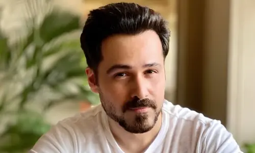 پاکستان کے لوگوں کی مہمان نوازی نے میرا دل جیت لیا، عمران ہاشمی پاکستان کے لوگوں کی مہمان نوازی نے میرا دل جیت لیا، عمران ہاشمی