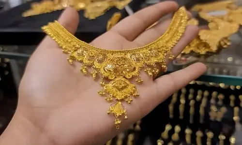 سونے کی آج پھر لمبی چھلانگ، فی تولہ کتنے کا ہوگیا؟