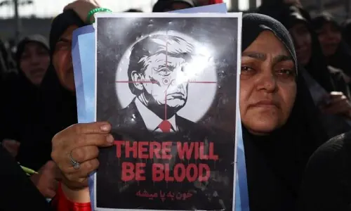 آیت اللہ خامنہ ای کے جنازے میں 'انتقام' اور 'امریکا مردہ باد' کے نعرے