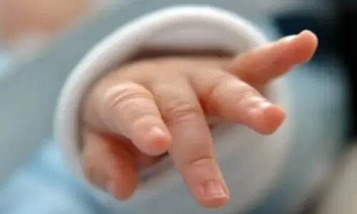 اسپتال انتظامیہ کی غفلت، زندہ بچی مردہ قرار، ڈیتھ سرٹیفکیٹ جاری