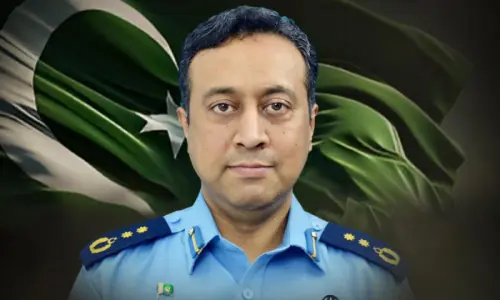 PAF group captain martyred during intervention in alleged kidnapping attempt