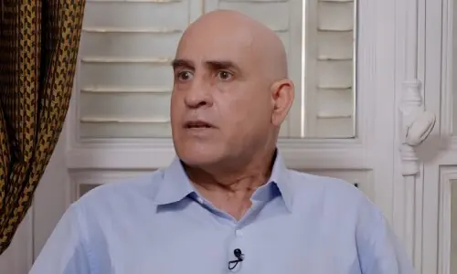 پیرس: 'ایپسٹین اسکینڈل' میں نامزد فرانسیسی ریکروٹر کی پراسرار موت پیرس: 'ایپسٹین اسکینڈل' میں نامزد فرانسیسی ریکروٹر کی پراسرار موت