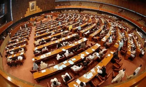 Pakistan needs leaders, not power seekers