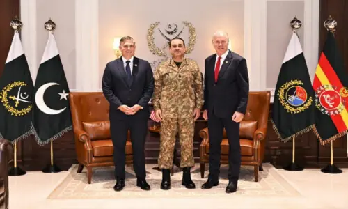 Field Marshal meets US lawmakers to discuss defence and economic ties