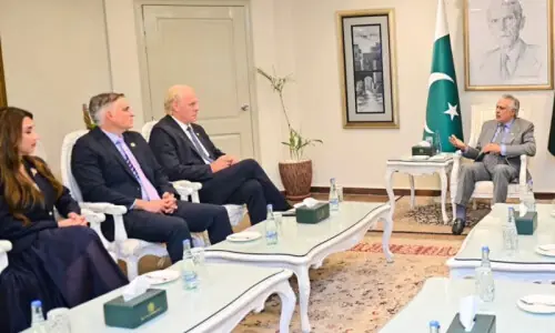 Pakistan, US can double trade to $20bn in five years: Dar