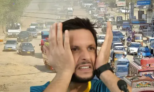 کراچی کی ابتر صورتحال سے تنگ آکر شہر چھوڑا: شاہد آفریدی کراچی کی ابتر صورتحال سے تنگ آکر شہر چھوڑا: شاہد آفریدی