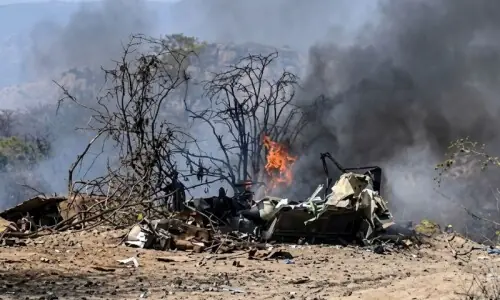 پیرو میں سیاحوں کا طیارہ گر کر تباہ، 13 افراد ہلاک پیرو میں سیاحوں کا طیارہ گر کر تباہ، 13 افراد ہلاک