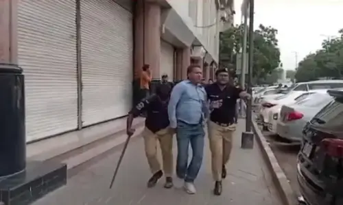 PTI protest in Karachi turns violent as police detain workers