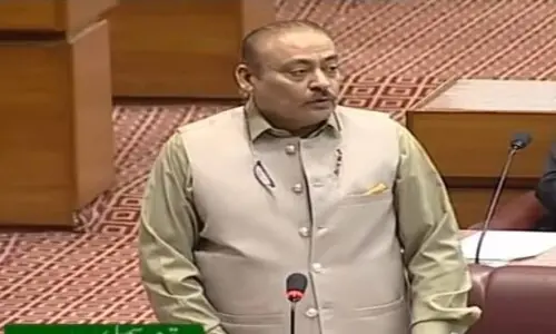 Gunmen open fire at PPP MNA Qadir Patel&rsquo;s Karachi office