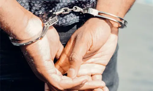 معروف 73 سالہ بھارتی فلم ساز ریپ اور جنسی ہراسانی کے مقدمے میں گرفتار معروف 73 سالہ بھارتی فلم ساز ریپ اور جنسی ہراسانی کے مقدمے میں گرفتار