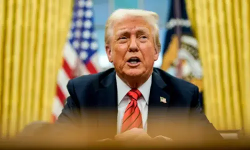 ہمارے پاس ایران سے نمٹنے کے لیے 3 حکمتِ عملیاں ہیں: صدر ٹرمپ