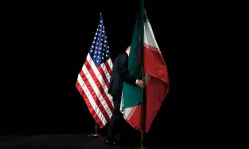 امریکا ایران عبوری معاہدے کی ڈیڈلائن میں توسیع پر اتفاق کا دعویٰ، تہران کی تردید