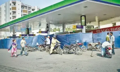 Petrol dealers call off strike after government increases margin