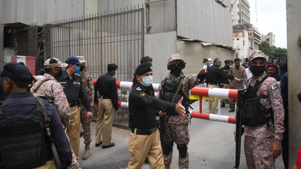 پاکستان اسٹاک ایکسچینج پردہشتگردوں کا حملہ، 6افراد شہید،تمام دہشتگرد ہلاک