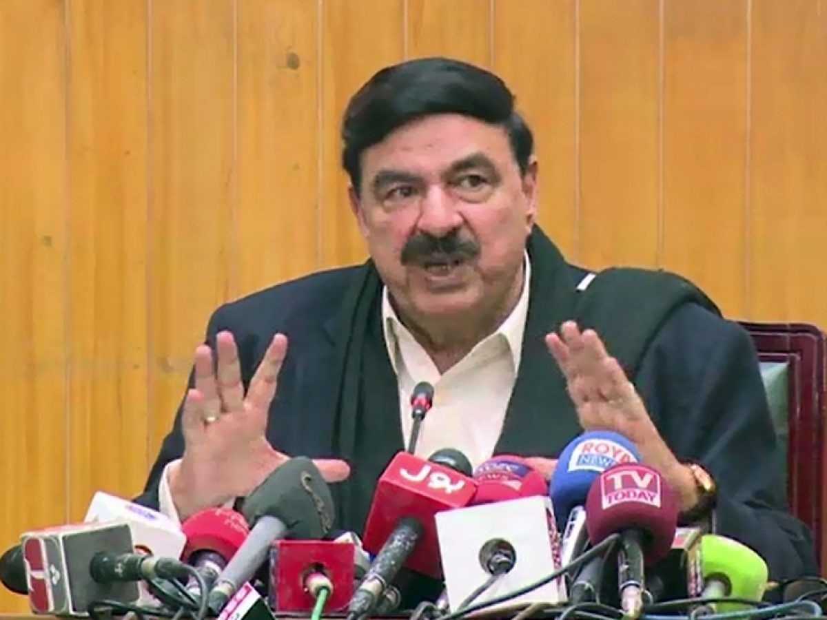 مائنس کی بات آئی تو مائنس تھری ہوگا، سسٹم لپیٹا جائے گا، شیخ رشید