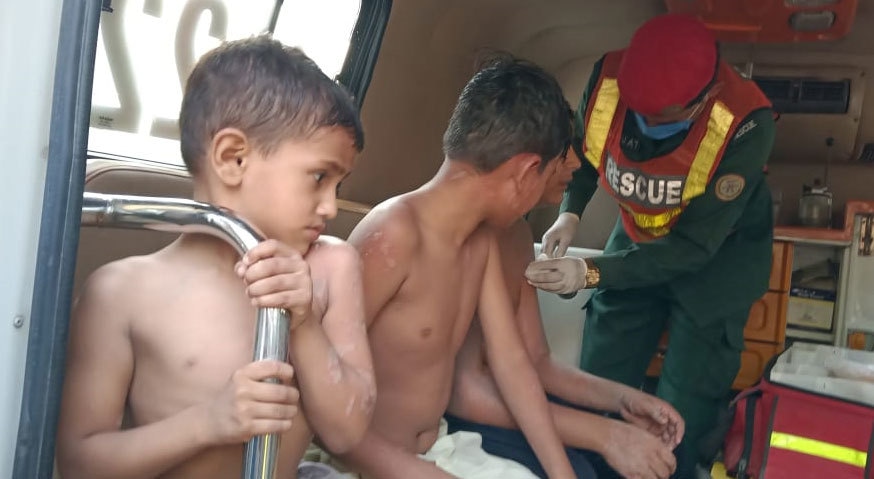 صادق آباد میں برقعہ پوش شخص نے 4معصوم بچوں پر تیزاب پھینک دیا