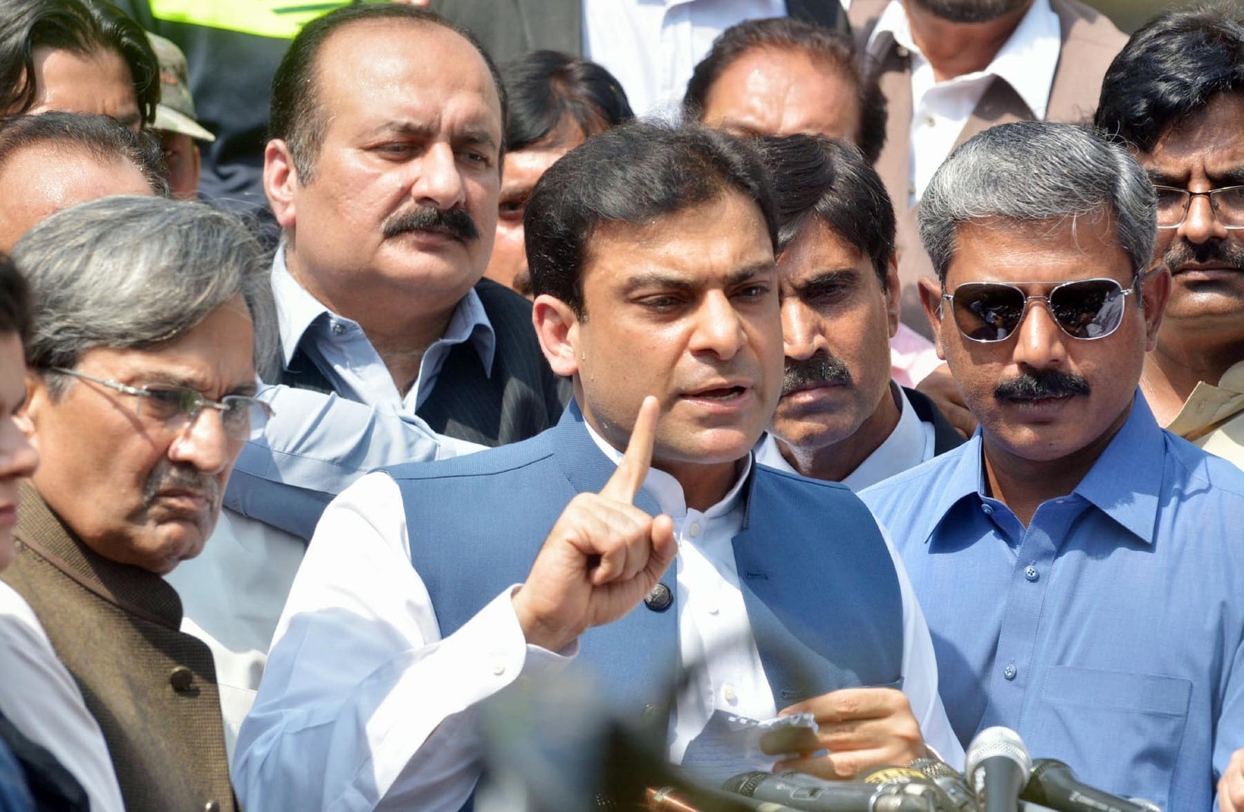 حمز ہ شہباز کیخلاف نیب ریفرنس جلد از جلد دائر کرنے کا حکم