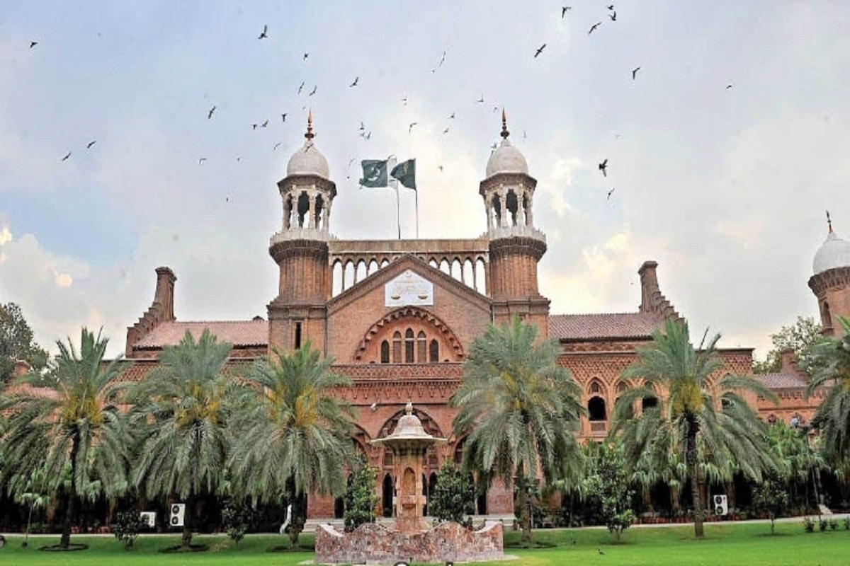 شور مچا ہے غیر منتخب افراد حکومت چلا رہے ہیں، لاہور ہائی کورٹ